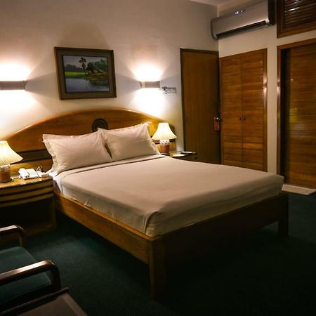 White House Hotel - City Center Dhaka Extérieur photo