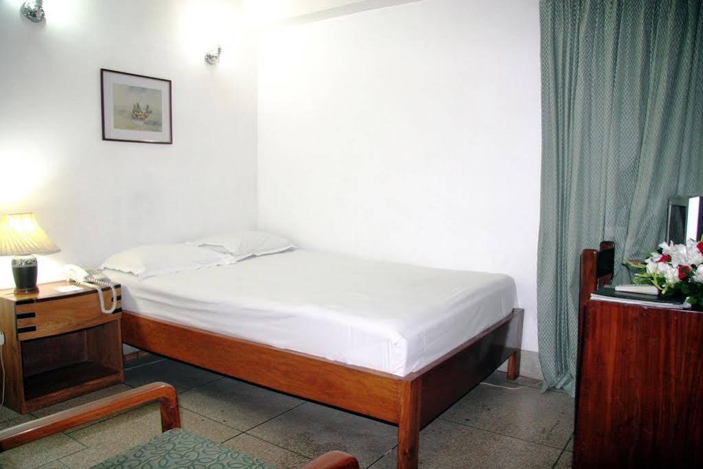 White House Hotel - City Center Dhaka Extérieur photo