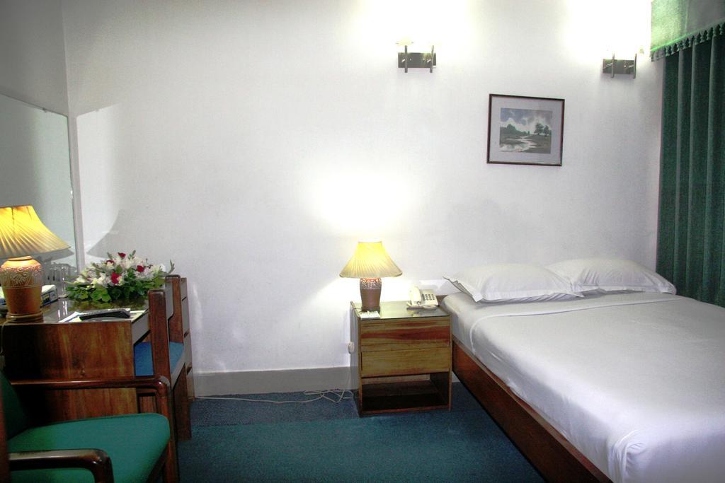 White House Hotel - City Center Dhaka Extérieur photo