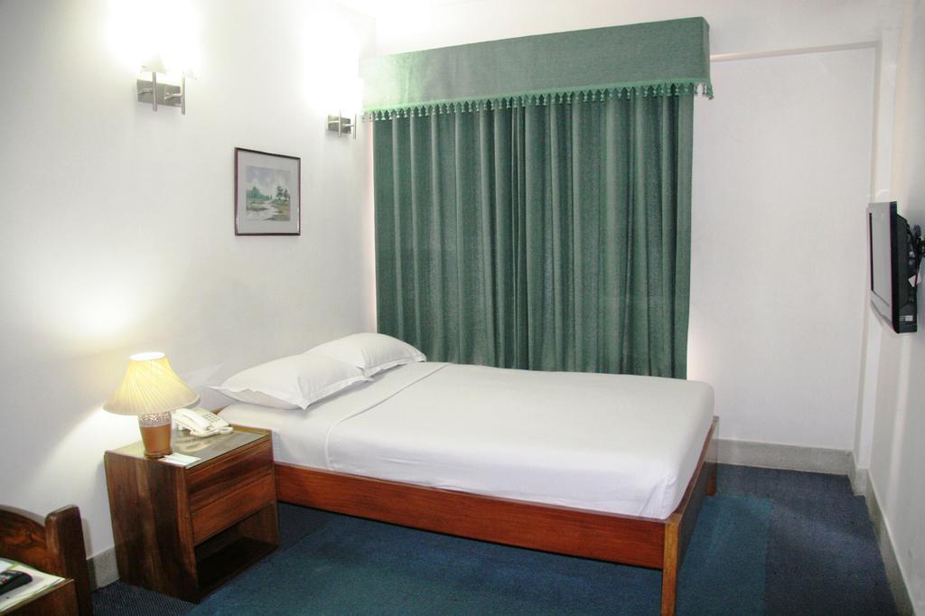 White House Hotel - City Center Dhaka Extérieur photo
