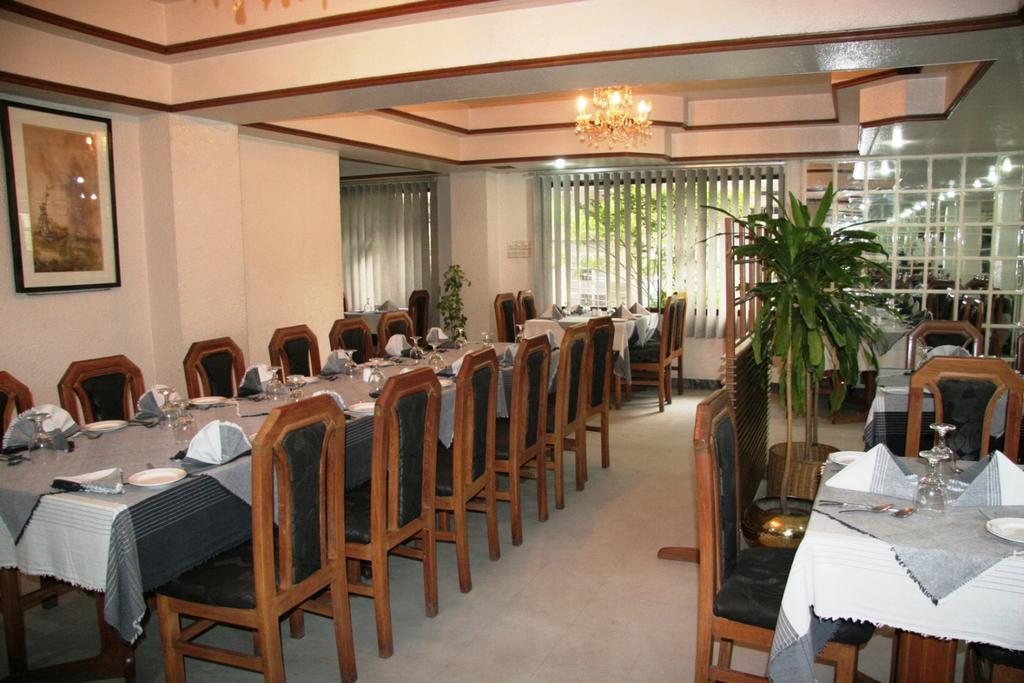 White House Hotel - City Center Dhaka Extérieur photo