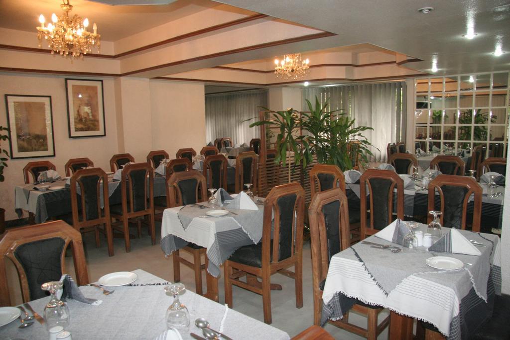 White House Hotel - City Center Dhaka Extérieur photo