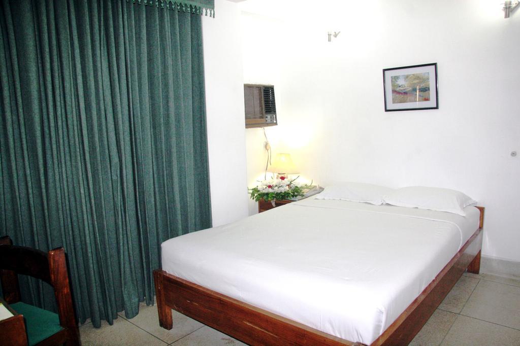 White House Hotel - City Center Dhaka Extérieur photo