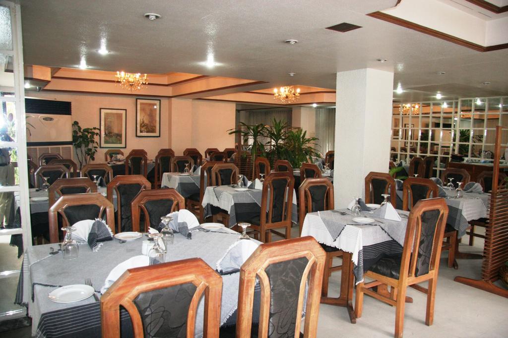 White House Hotel - City Center Dhaka Extérieur photo
