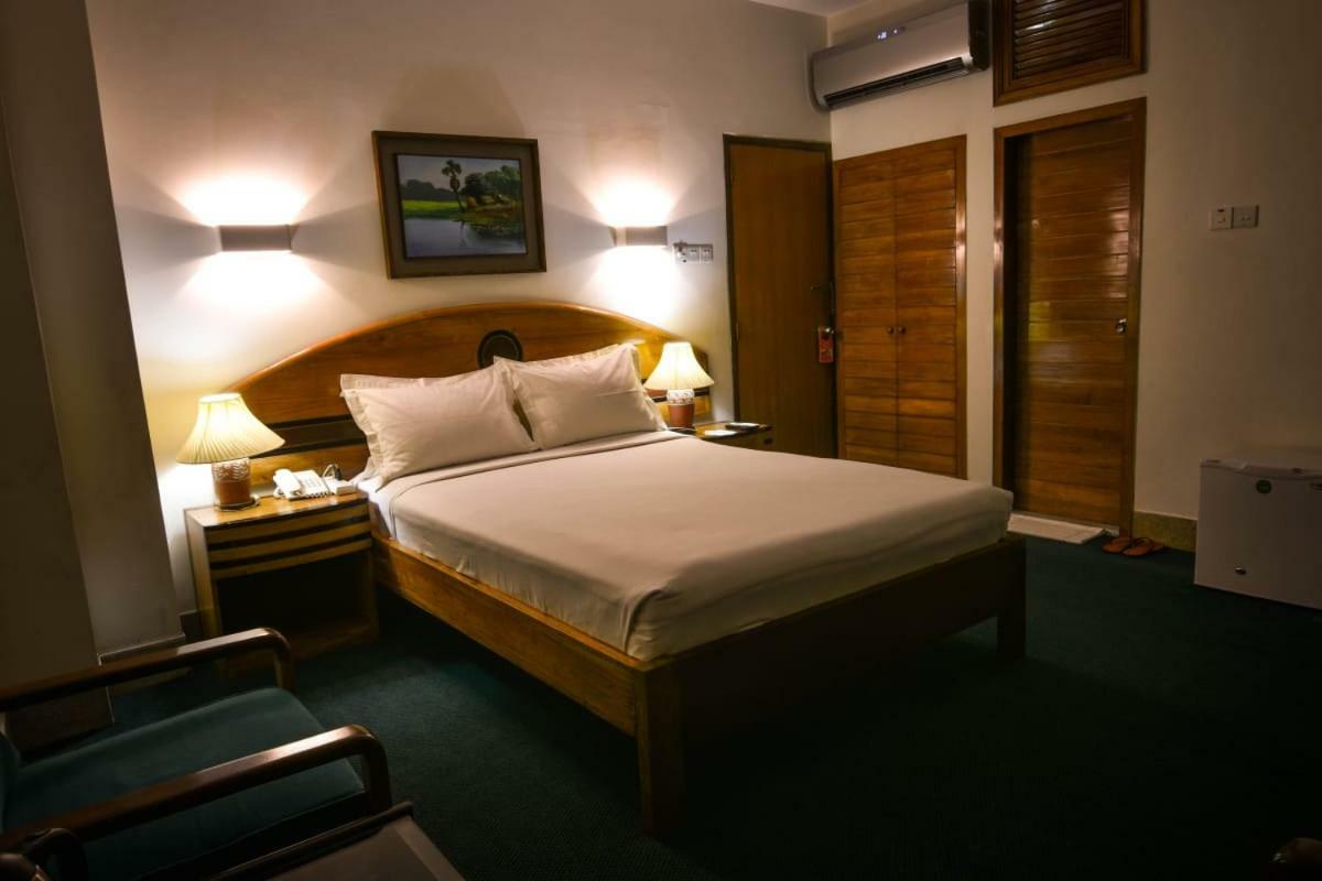 White House Hotel - City Center Dhaka Extérieur photo