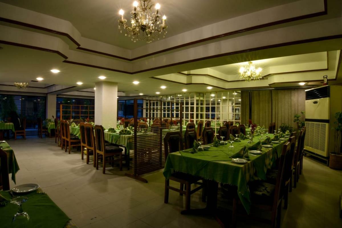 White House Hotel - City Center Dhaka Extérieur photo